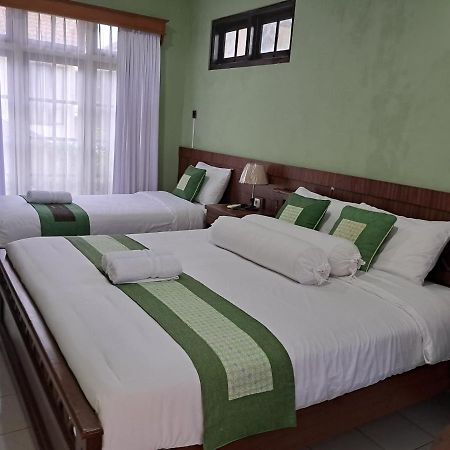 Griya Jene Homestay Syariah Ngabean Bagian luar foto