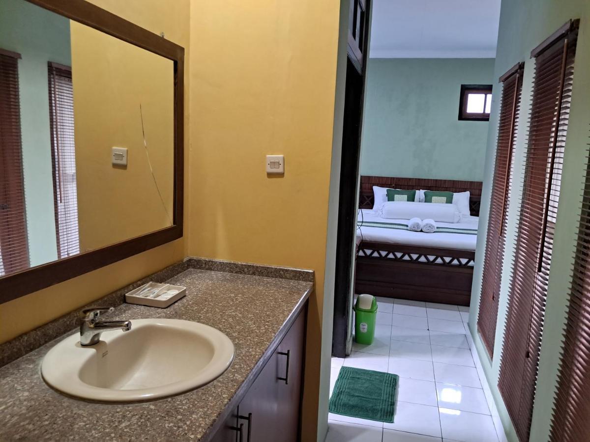 Griya Jene Homestay Syariah Ngabean Bagian luar foto