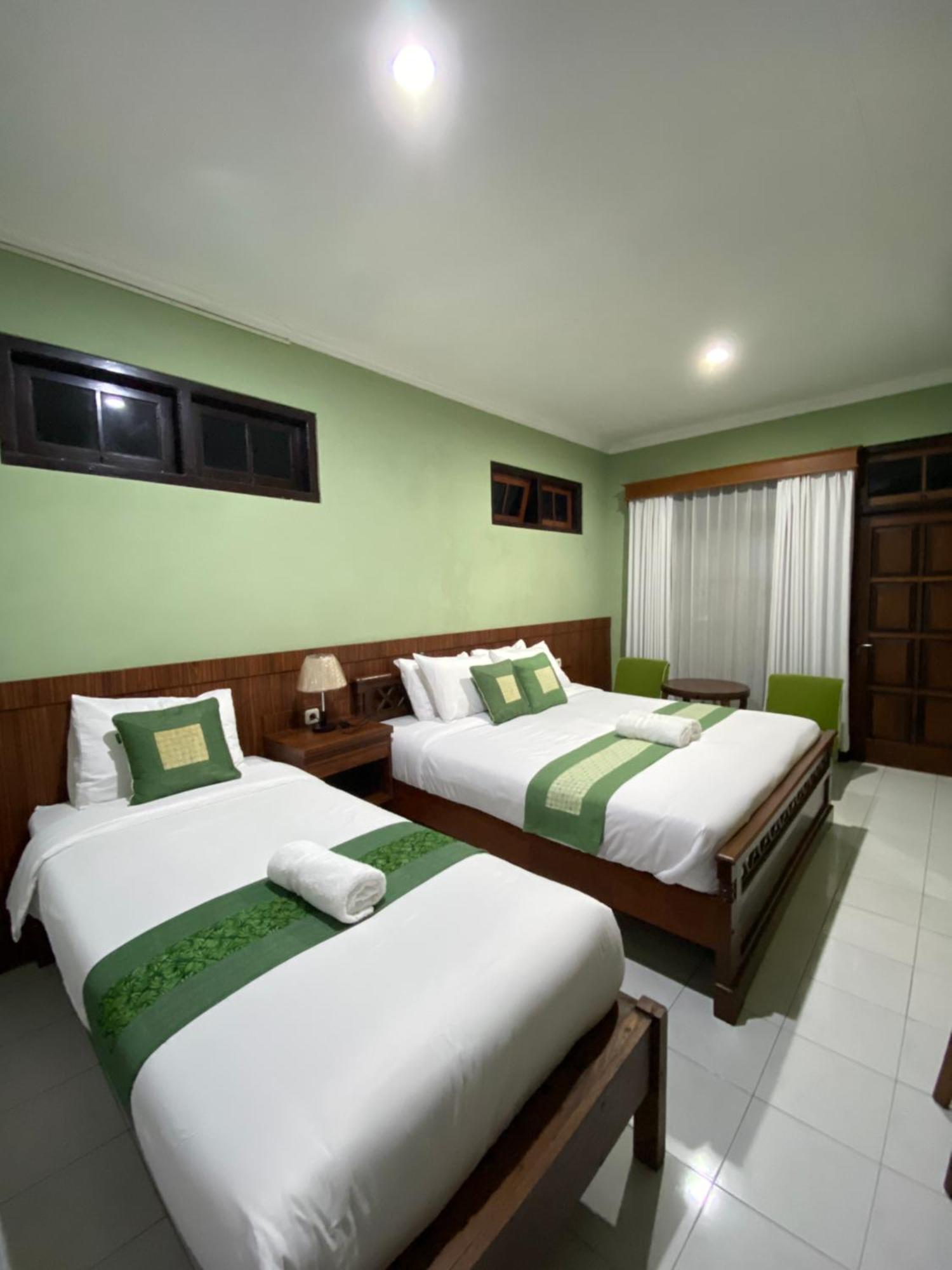 Griya Jene Homestay Syariah Ngabean Bagian luar foto
